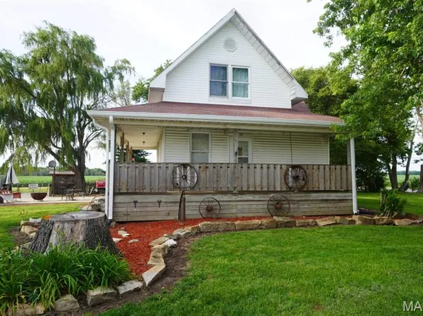 9965 Fruit Rd, Alhambra, IL 62001