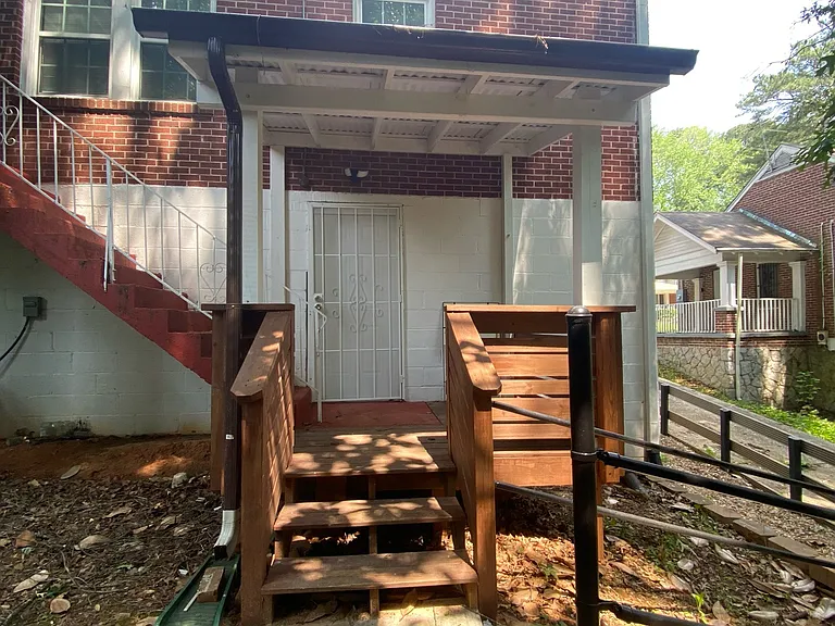 280 Holly Rd NW #B — Photo 9