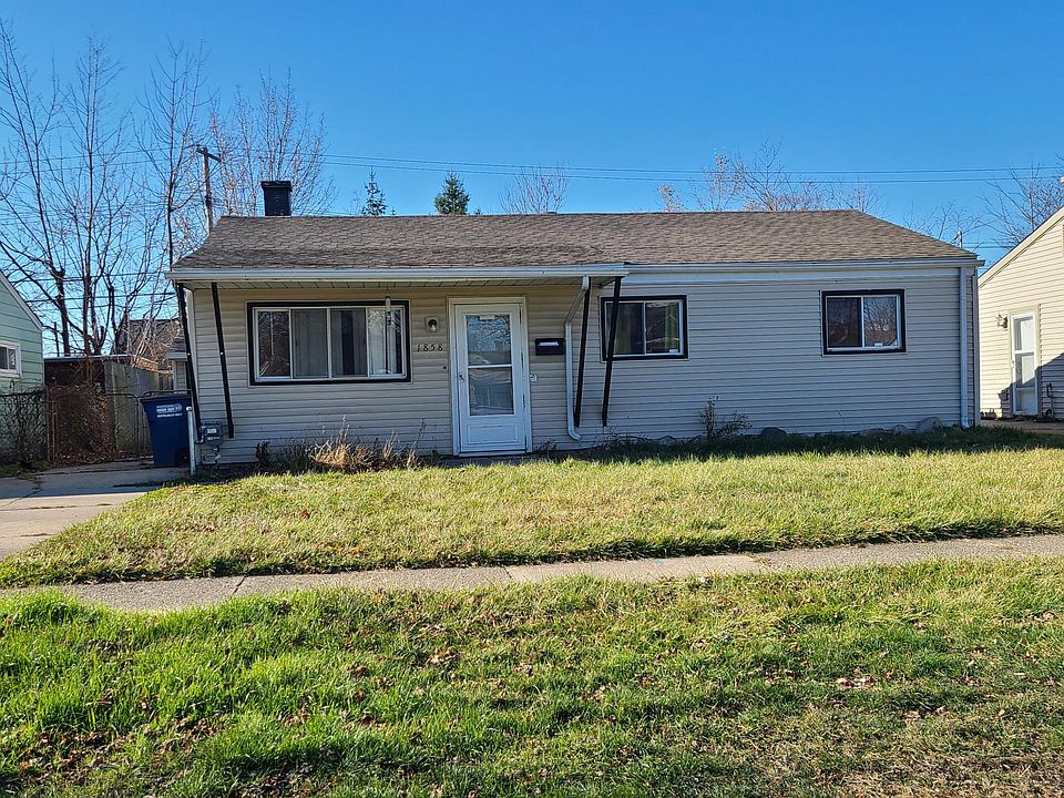 1st image of 1858 Alberta St