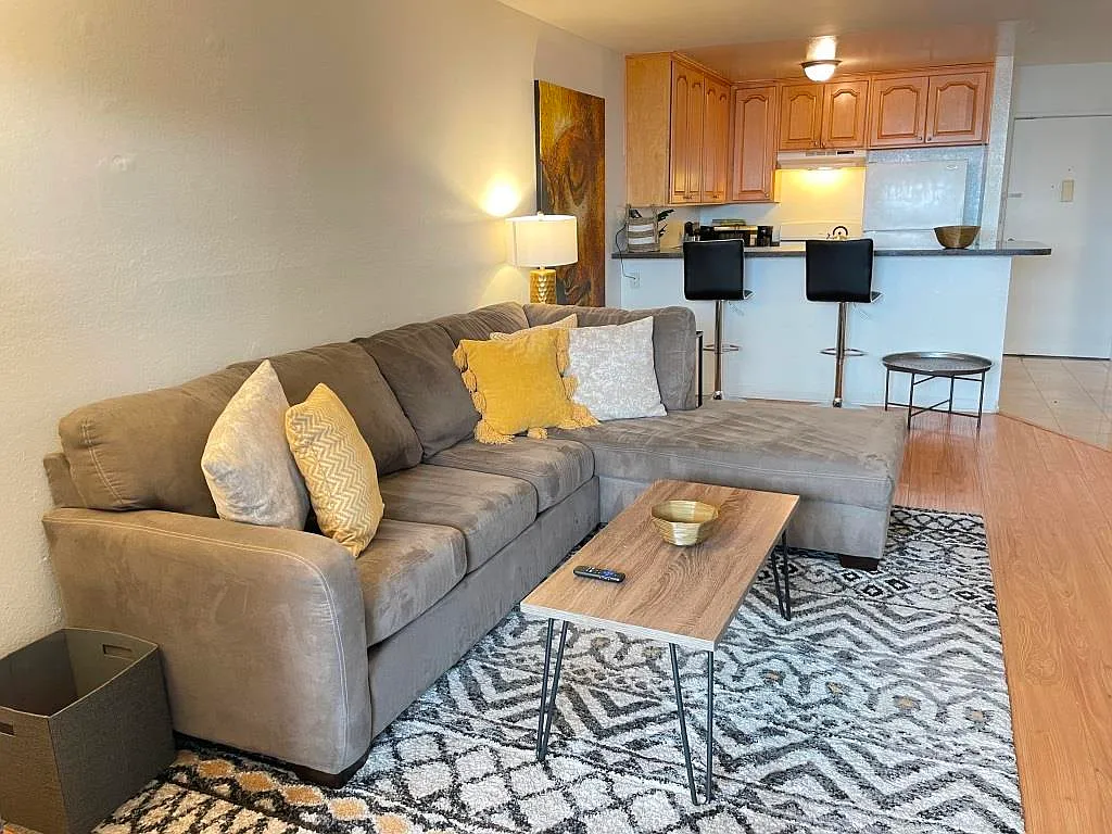 1 bed, $2,195 — Photo 4