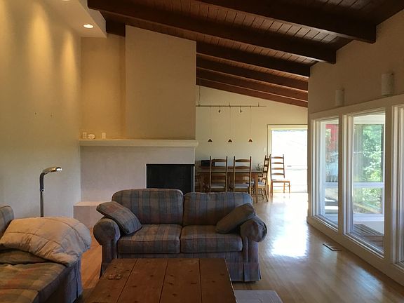 5th image of 152 Sacramento Ave