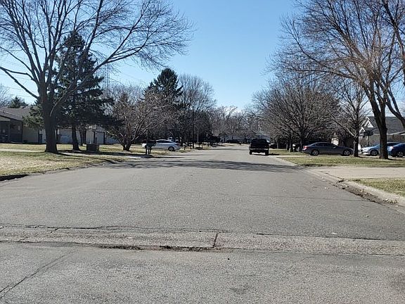 5th image of 2204 94th Way N