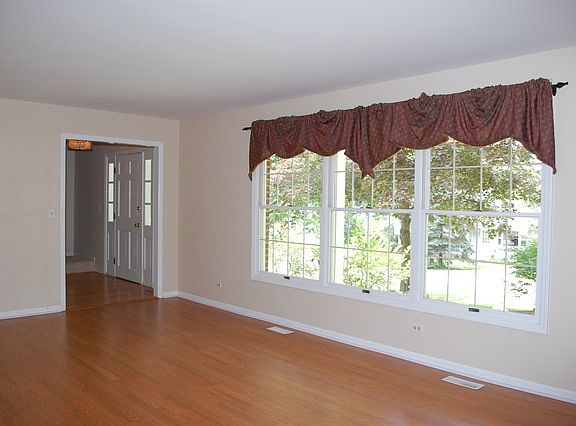 4th image of 181 Forest Ave