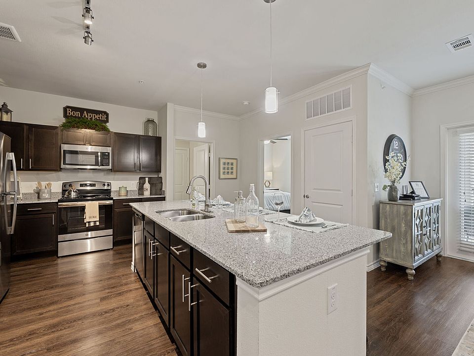 Apartments in Burleson, TX with natural lighting