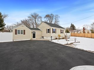 251 Old Country Rd, Deer Park, NY 11729