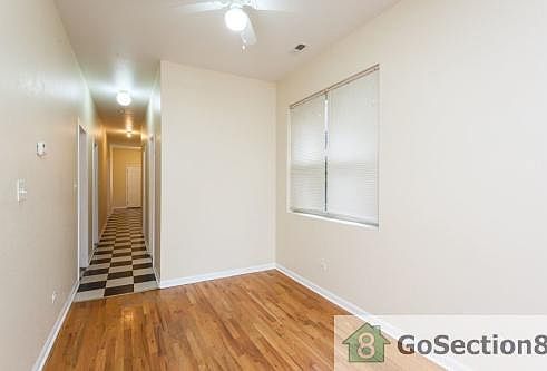 5th image of 1444 N Washtenaw Ave #1