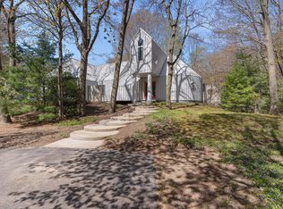 16425 Norris Dr, West Olive, MI 49460