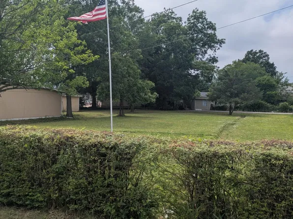 2213 Central St, Jonesboro, AR 72401