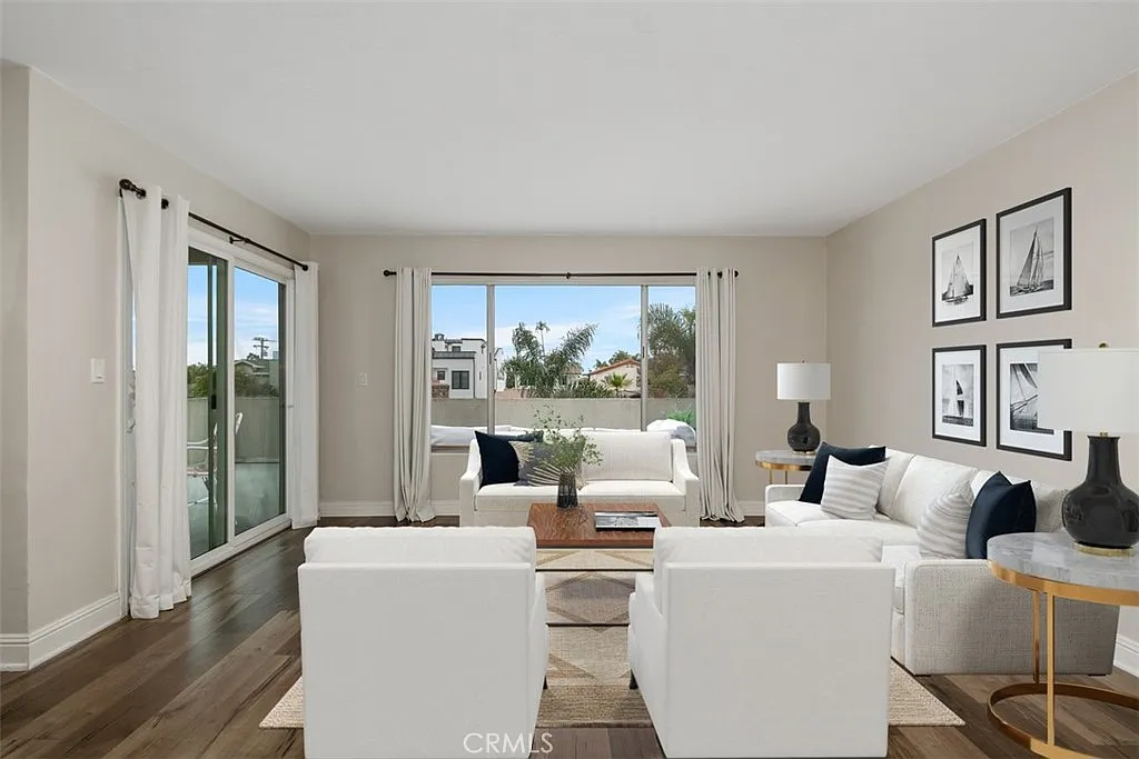 2 bed, 1.0 bath, 1100 sqft, $4,900 — Photo 2