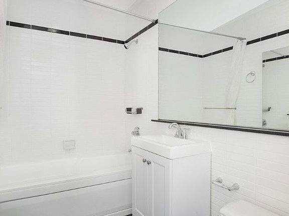 5th image of 360 E 88th St APT 16B