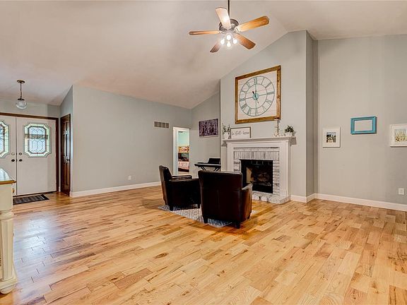 3rd image of 5 Meditation Way Ct
