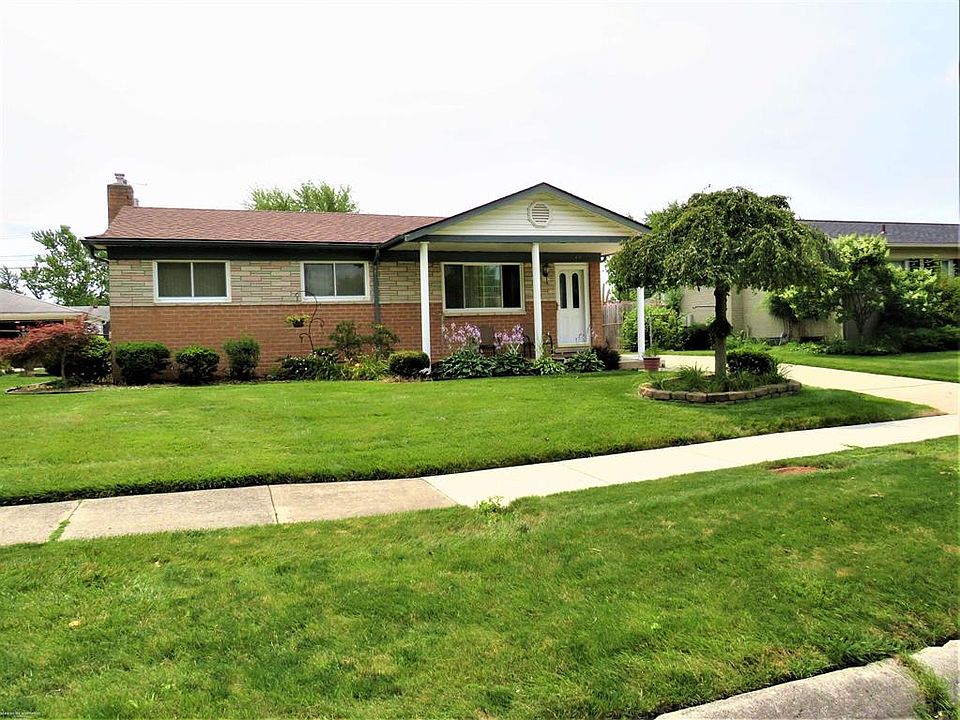 1st image of 18044 Edgefield Dr