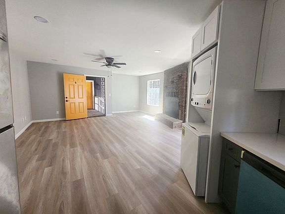 3rd image of 948 Silver Dollar Ave #5
