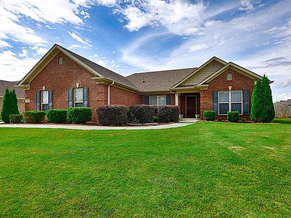 2nd image of 121 Lexi Ln
