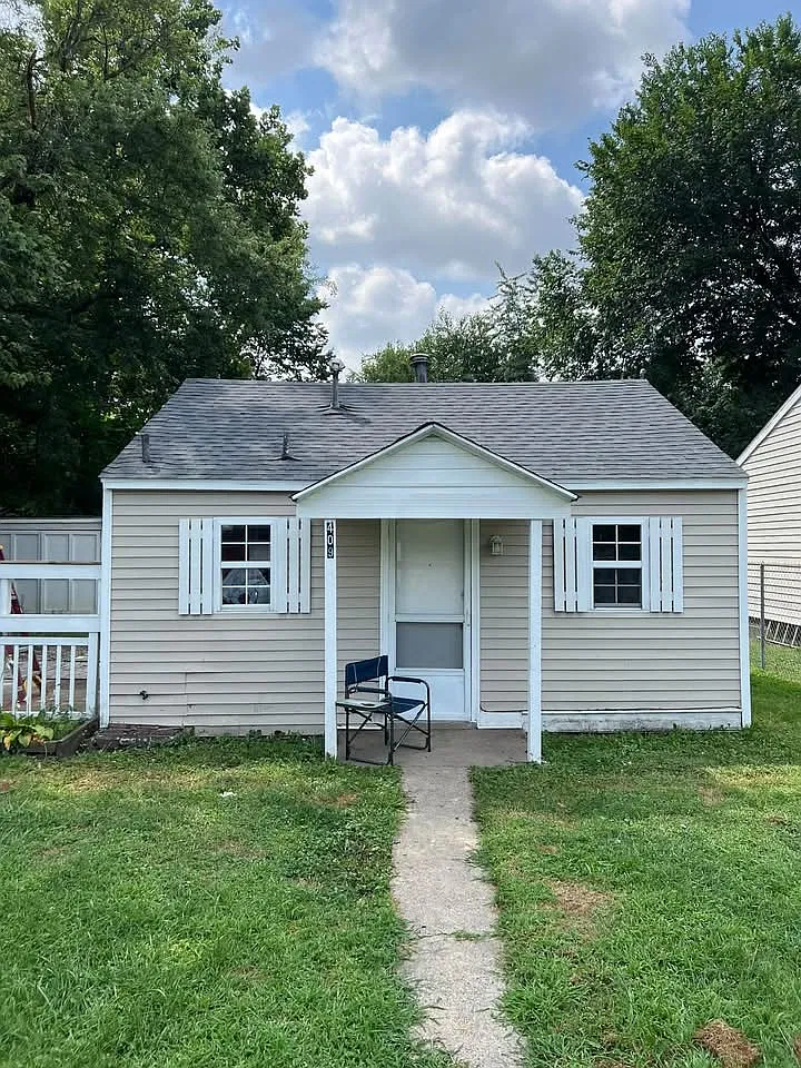 1 bed, 400 sqft, $1,100 — Photo 1