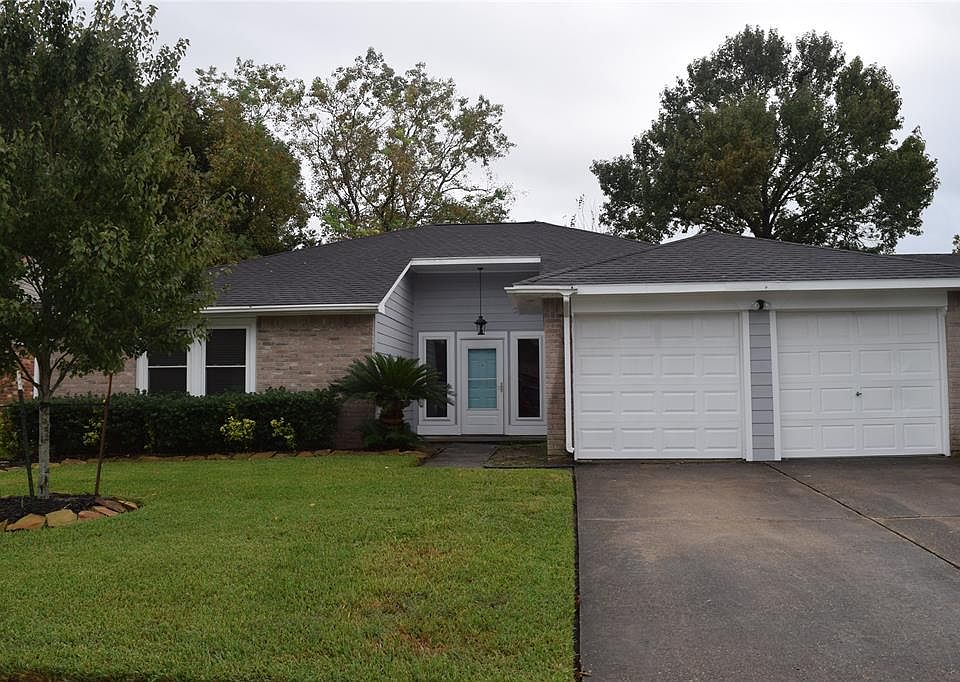 1st image of 2307 Pilgrims Bend Dr