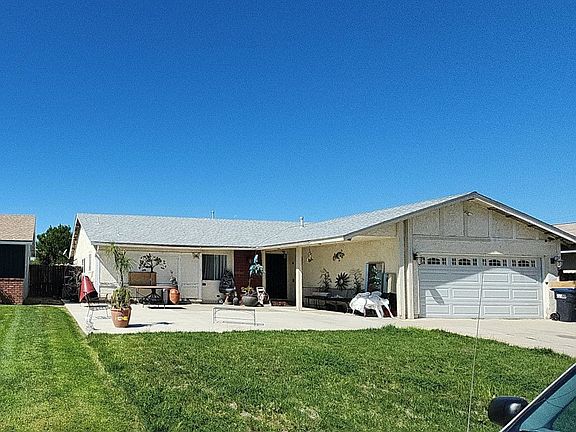 3rd image of 14837 Cliffrose Ct