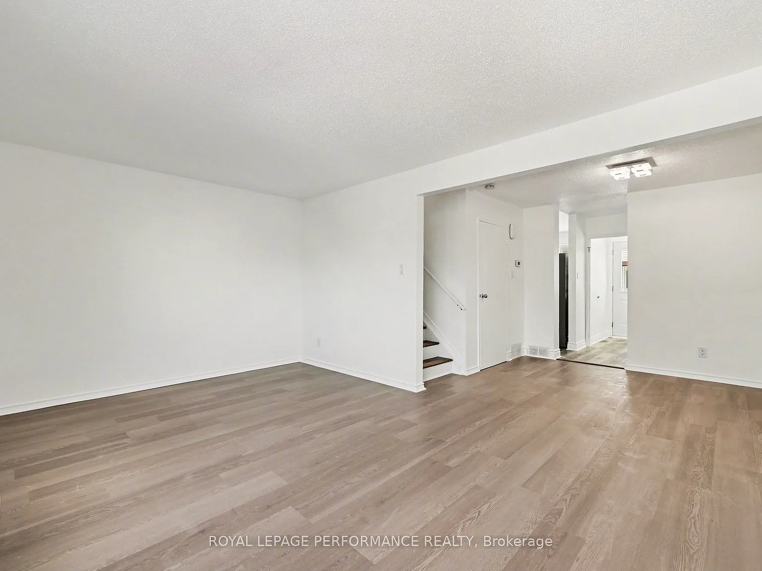 3 bed, $2,400 — Photo 4
