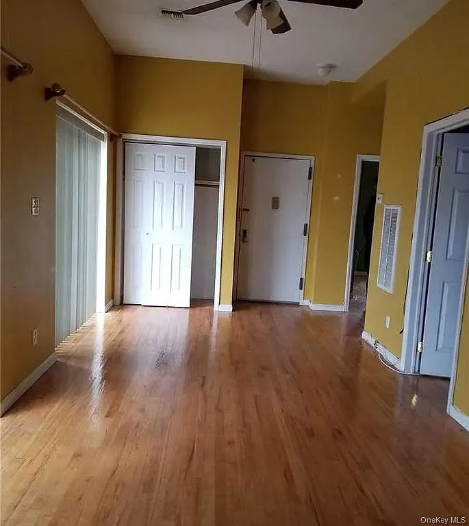 3 bed, 1100 sqft, $2,900 — Photo 1