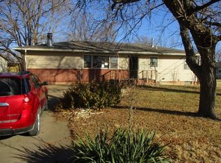 1114 Carlton Pl, Salina, KS 67401