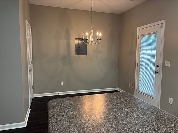 5th image of 18 Sharpstone Ln