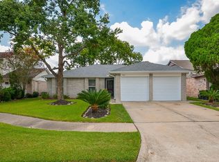7514 Trabajo Dr, Houston, TX 77083