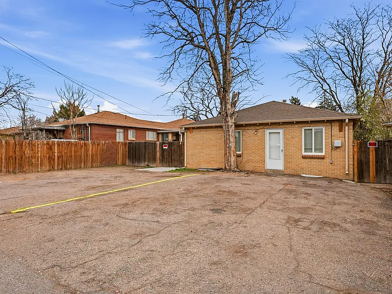 1717 Clinton St — Photo 29