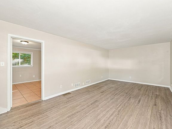 5th image of 2230 Kilarney Rd
