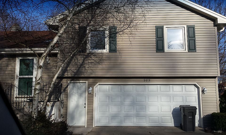 1st image of 985 Iroquois Dr