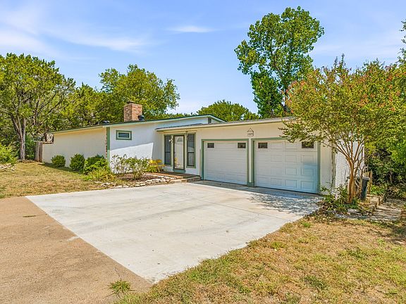 2nd image of 1005 Spanish Trail Dr
