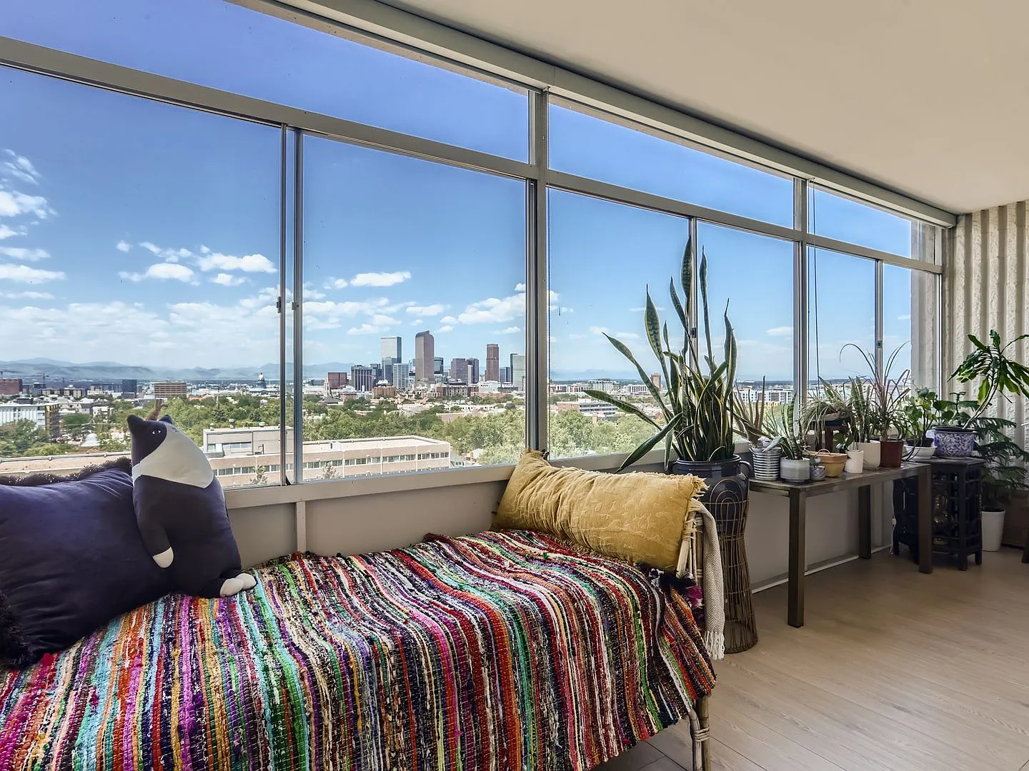 Cheesman Park Condo With Breathtaking Views! — Photo 3