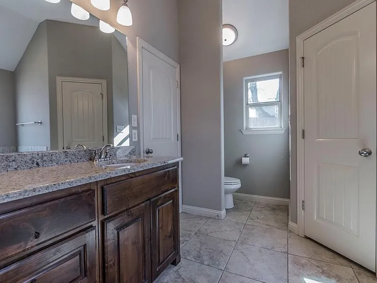 721 Smyth St — Photo 10