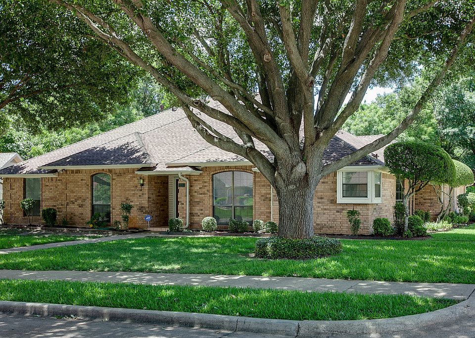 1st image of 615 Briarglen Dr