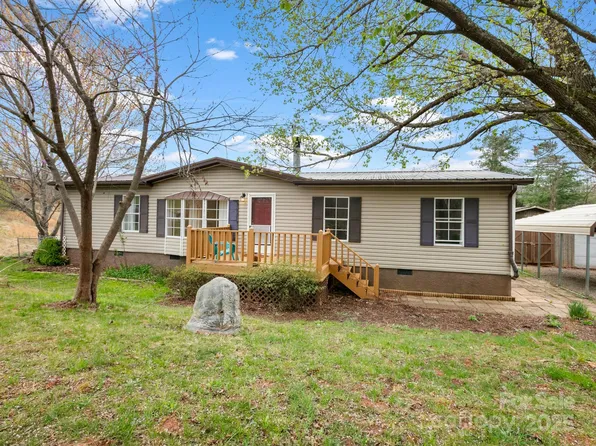 10 Clover Brook Dr, Weaverville, NC 28787