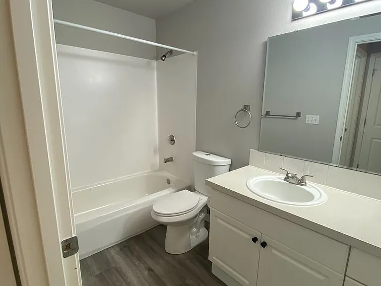 2173 Hammond Ave — Photo 7