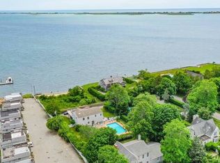 31 Jackson Ave, East Quogue, NY 11942