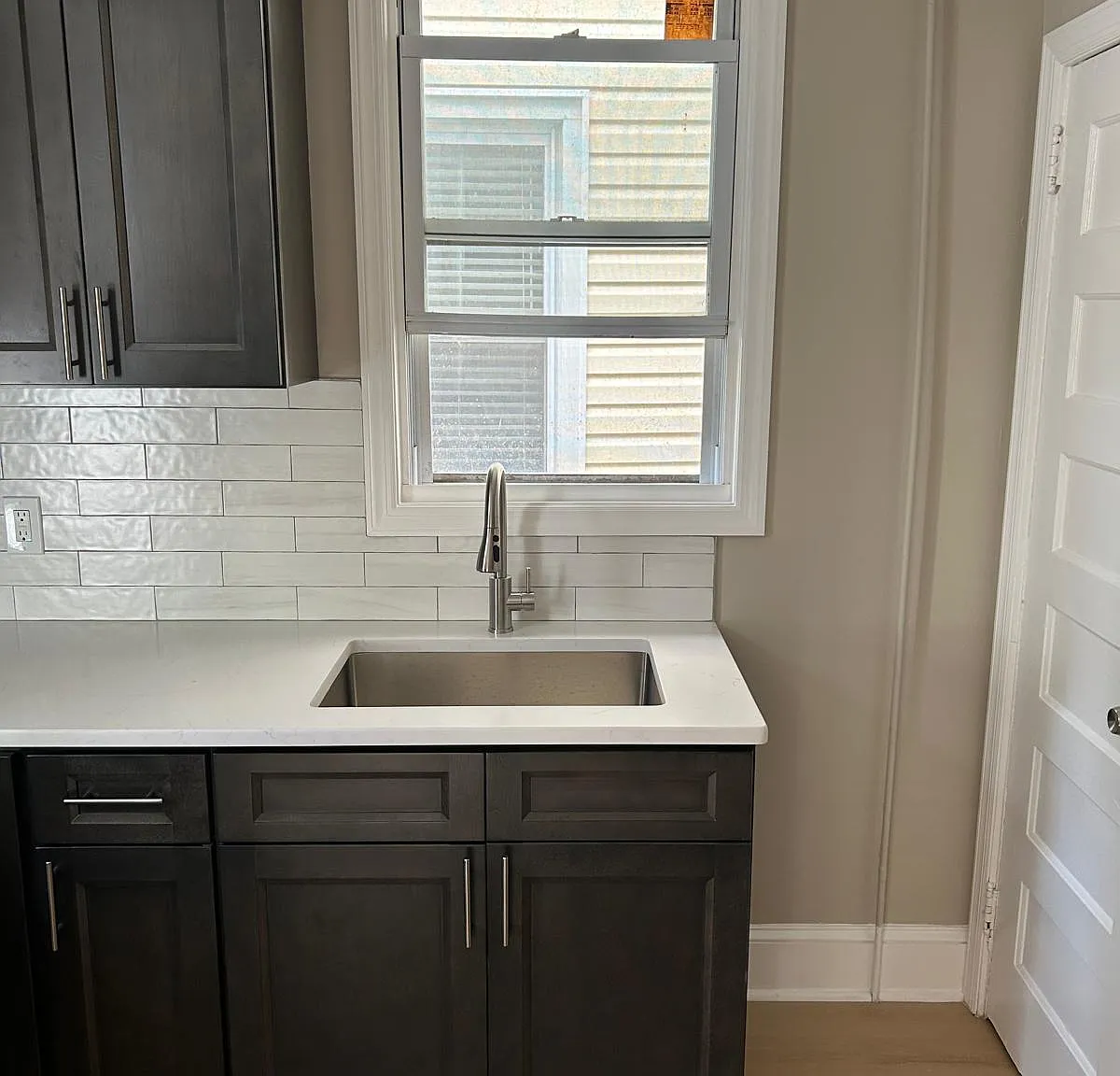 3 bed, 900 sqft, $2,650 — Photo 4
