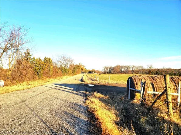 Dawson Rd, Greenwood, AR 72936
