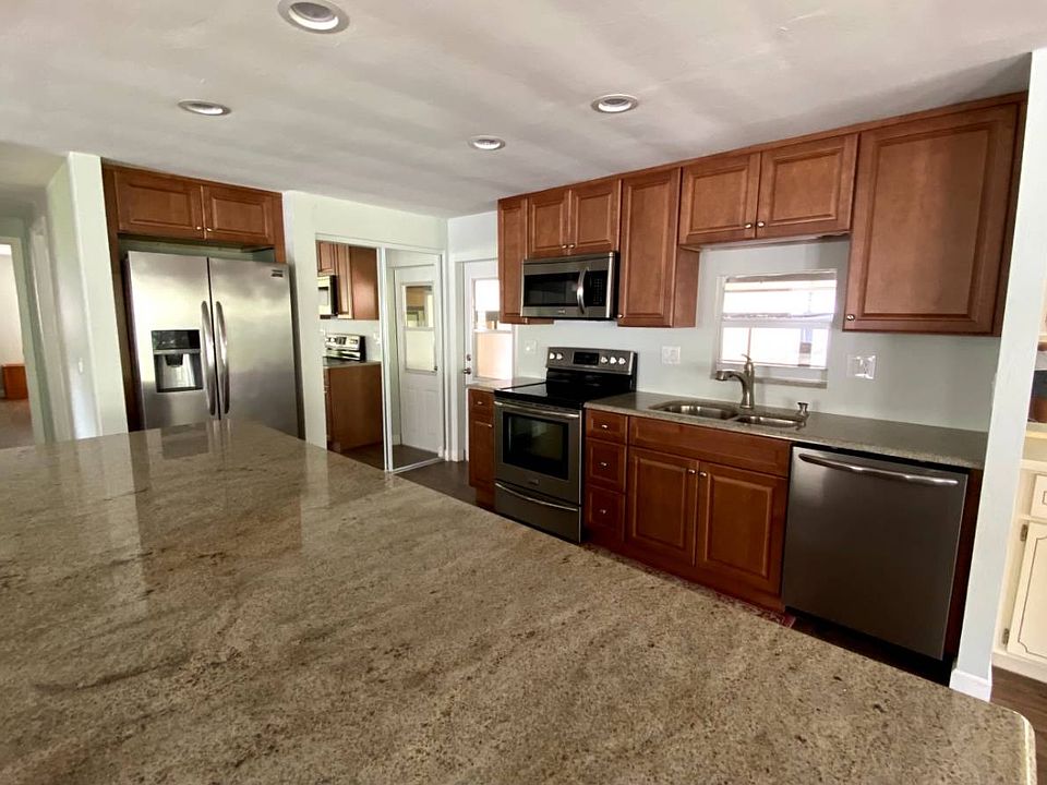 1st image of 8 Banza Ct