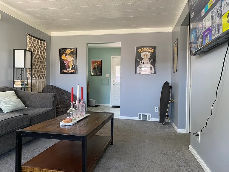 528 E Cambourne St — Photo 7