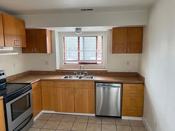4th image of 1043 Mazatlan Cir APT A
