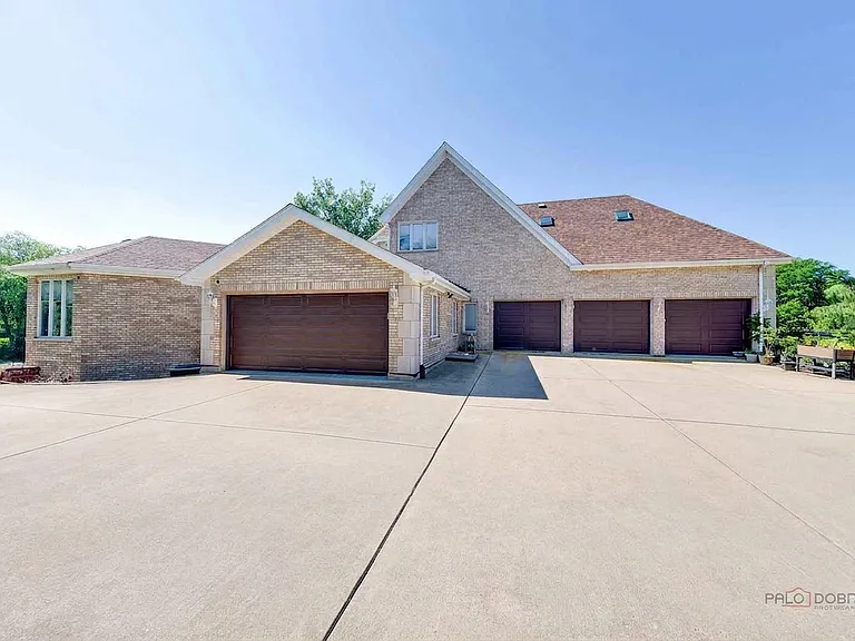 14 Pentwater Dr — Photo 32