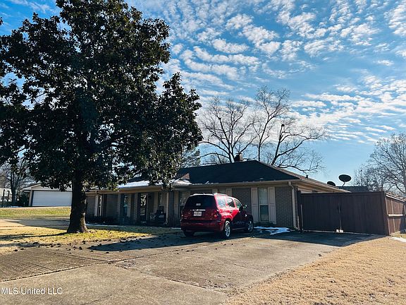 2nd image of 8561 Lakeshore Dr W