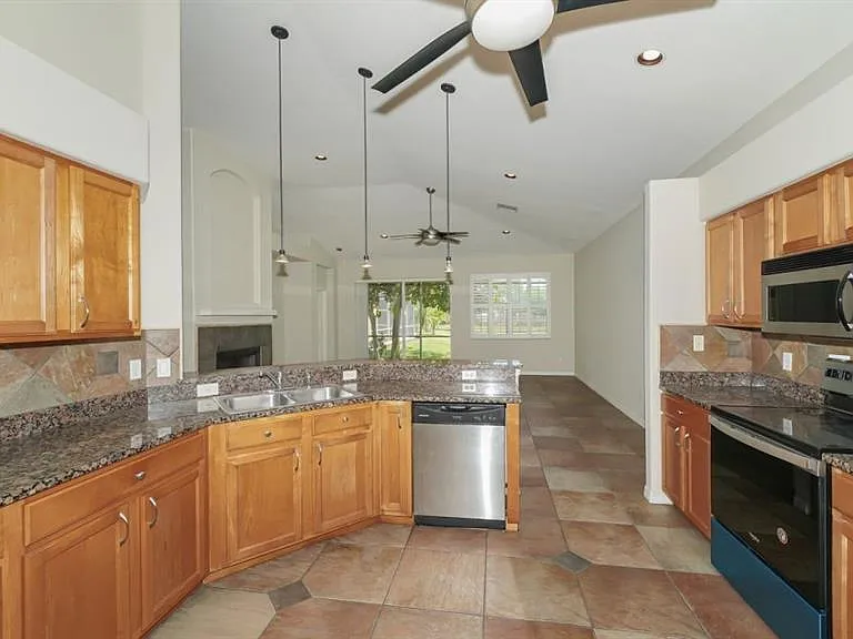 5453 New Covington Dr — Photo 17