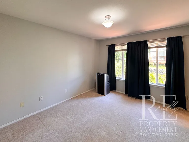 7070 Engine Ln NE — Photo 13