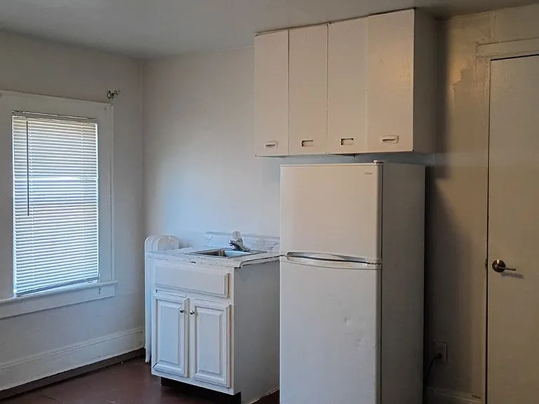 118-120 Sanford Pl — Photo 7