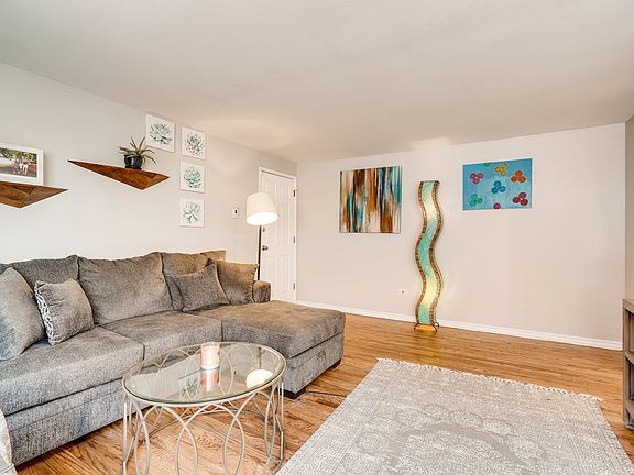 2nd image of 985 N Corona St APT 303
