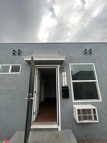 1411-1413 E 53rd St Photo 1