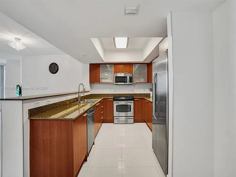 16699 Collins Ave #2305 — Photo 29