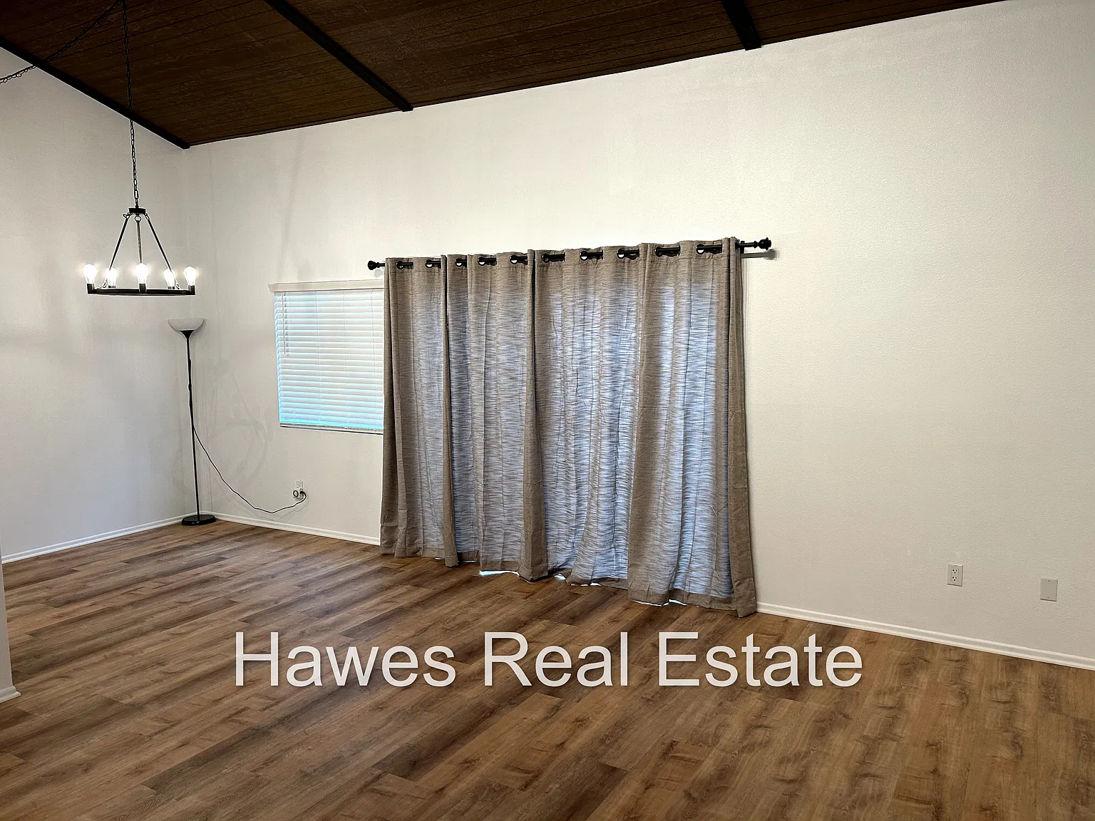 Upland - Highly Upgraded 2 Bed 1 Bath Townhouse for Lease — Photo 3